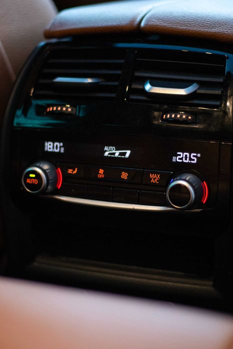 BMW 540i XDrive M-Пакет 2017 Navi*HeadUp*Harman&Kardon Частно Лице