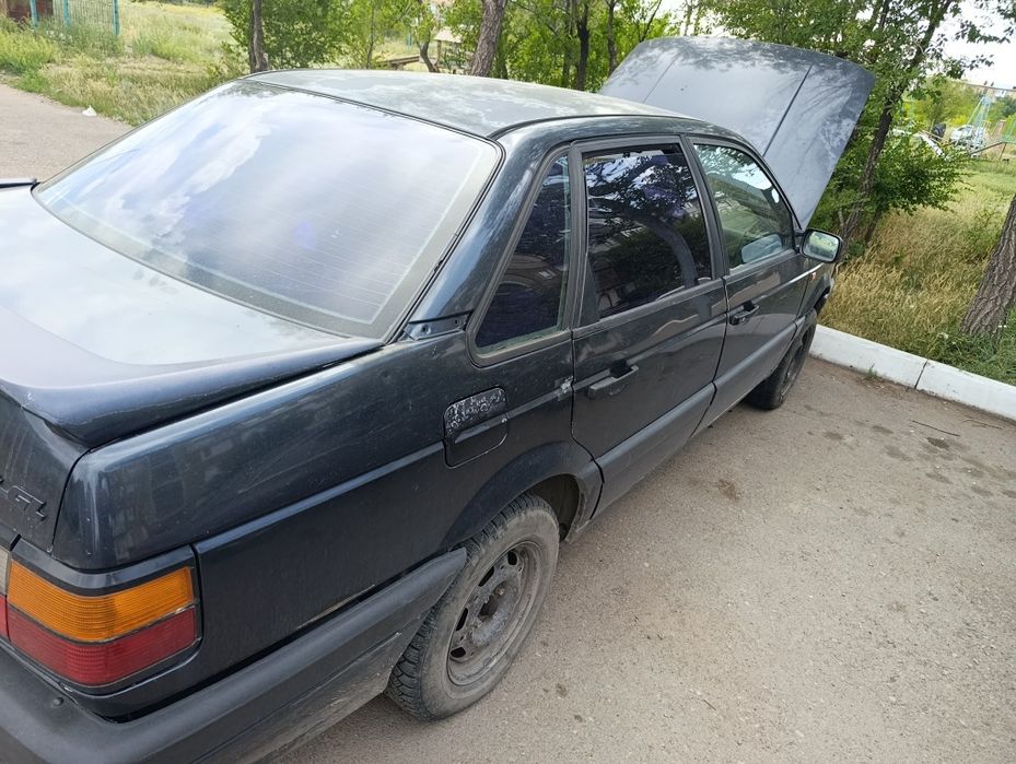 Продам пассат б3 седан