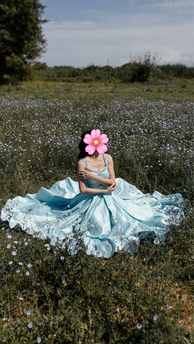 Платье в цвете тифани