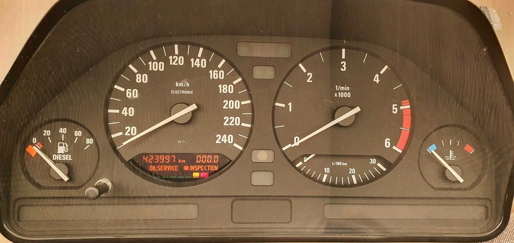 Ремонт на изгорели пиксели на BMW, Range Rover