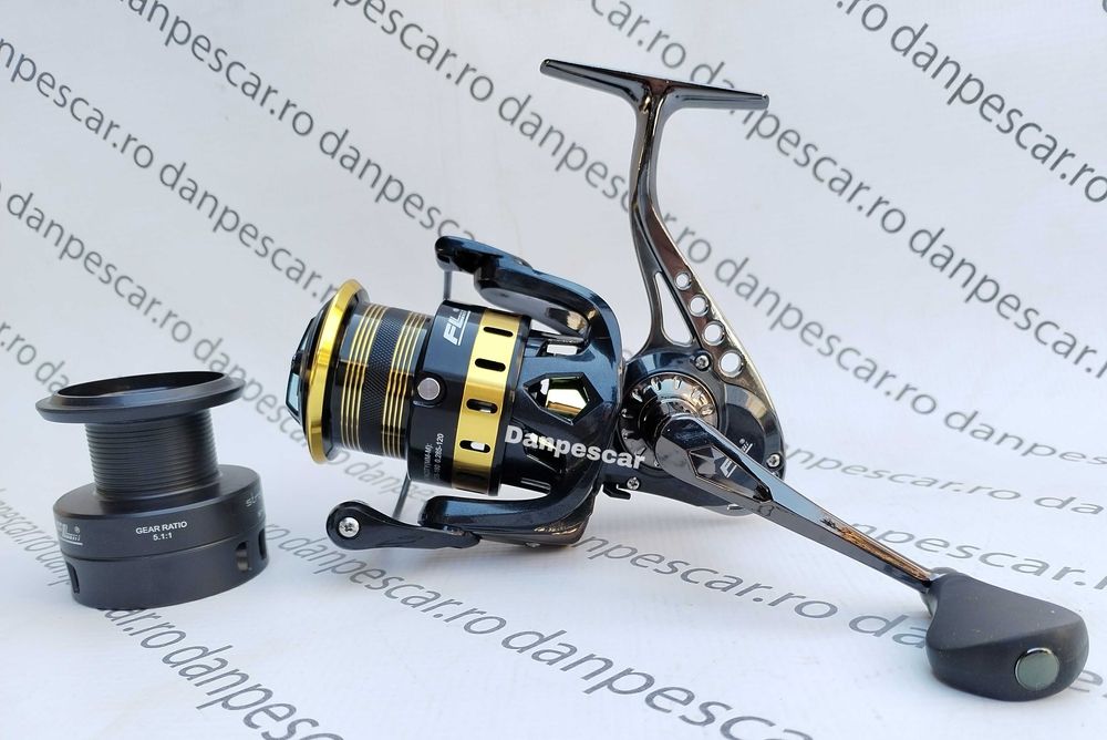 SET 4 Mulinete Feeder PRO FL Strategist RIVER ST 6000S Crap si Somn