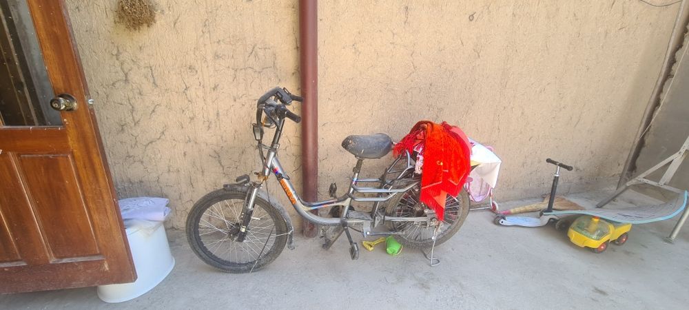 Elektroniy velik sotiladi