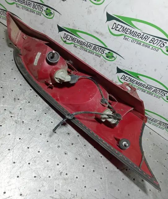 Lampa / Tripla stop dreapta pe aripa Ford Focus 2000 1.6 MT (101 hp)