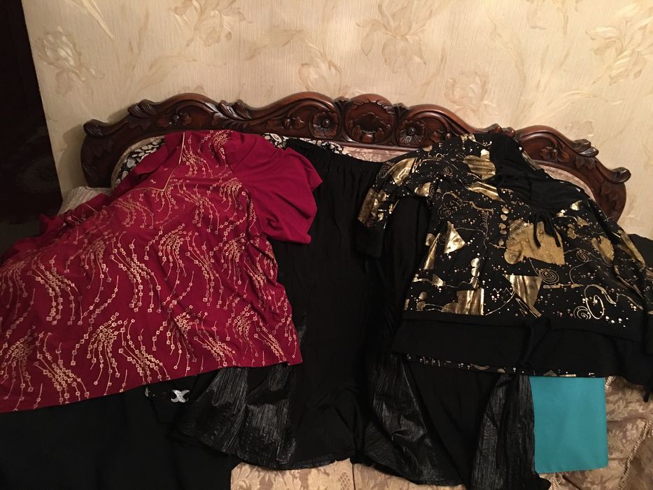 Женские вещи: туники, пиджаки, юбки и плащ