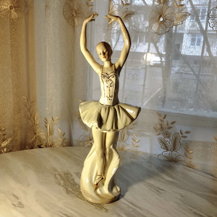Балерина статуэтка фарфор
