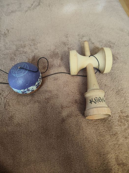Vând kendama Adrian vilau