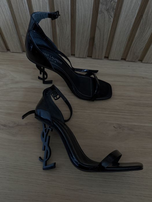 Sandale YSL , toc 12 cm . Marimea 38