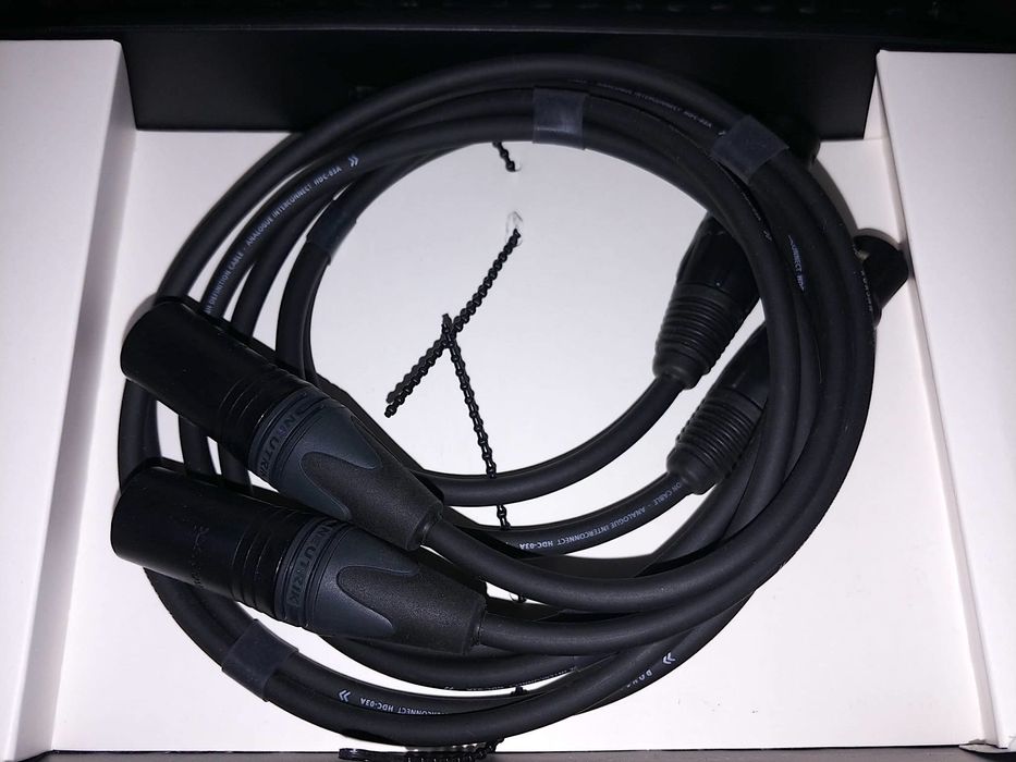 XLR si RCA cabluri Roksan high-end balansate, nebalansate AudioQuest