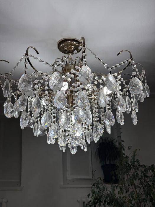 люстра  для дома.