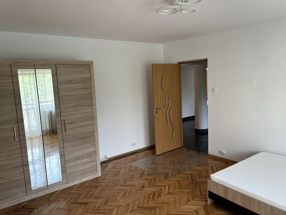 Inchiriez ap 4 camere, in Zorilor