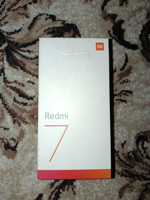 Redmi 7 xotira 4 ga 32 atpechatka ishledi xolati 1qol ishlatilgan orta