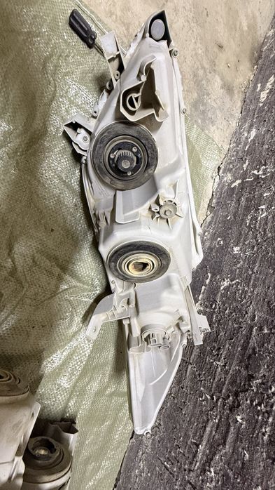 Фары от камри 40