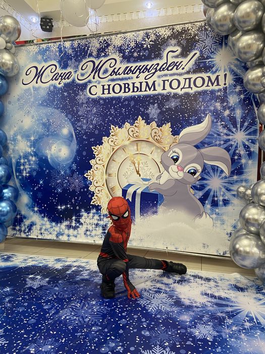 Новогодний костюм человек паук.