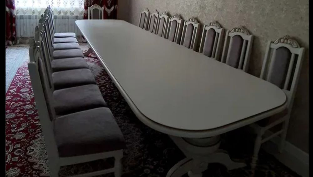 Продам гостиный стол