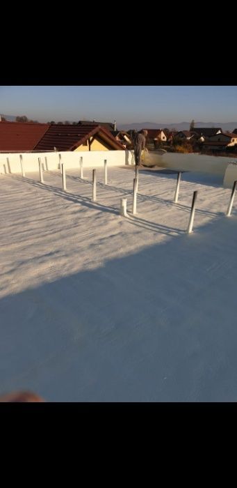 Izolatie / izolatii spuma  poliuretanica izolat cu spuma poliuretanica