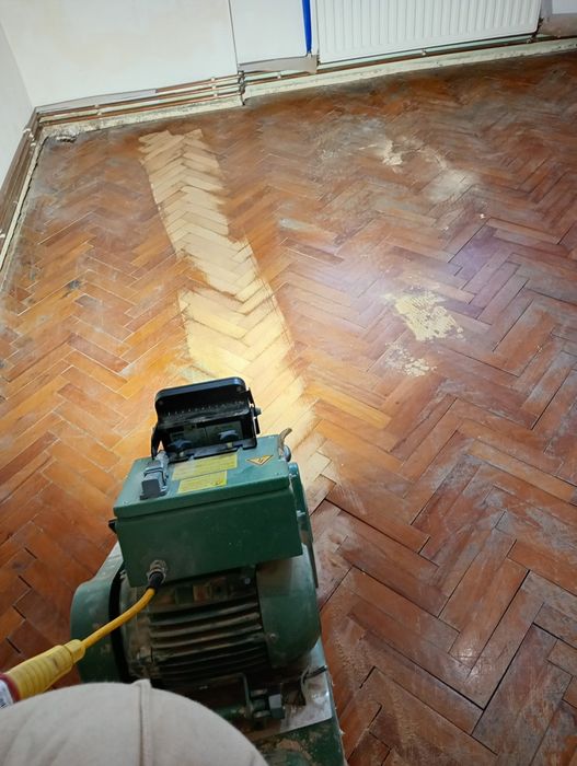 Raschetare  reconditionare chituire slefuire Lacuire parchet lemn masiv/ Fara praf/Rapid si curat/