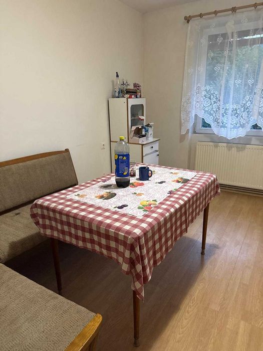 Apartament + garaj de vanzare