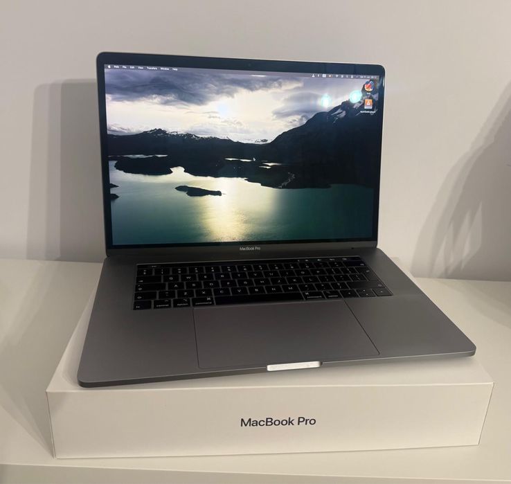 MacBook Pro 15" A1990