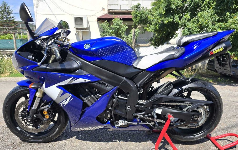 Yamaha YZF-R1 1000 AKRAPOVIC