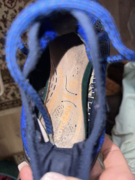 Детская обувь крассовки туфли