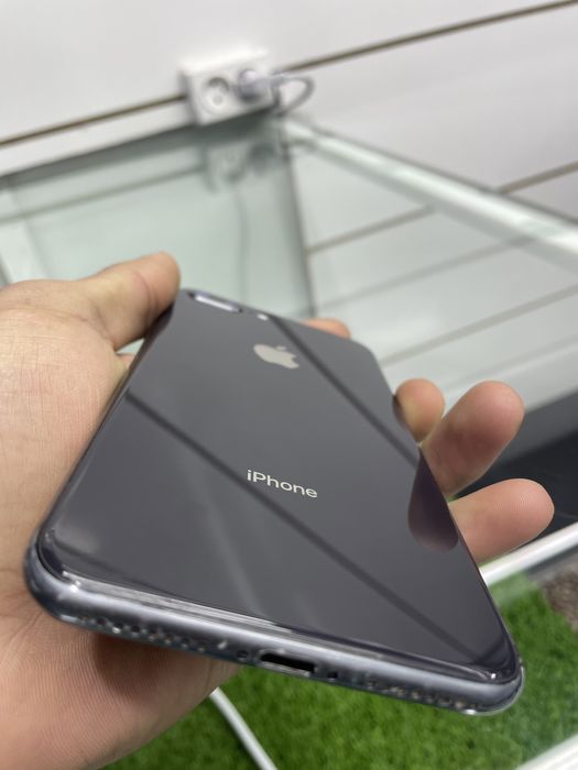 Iphone 8 + 64 ideal yangi batereka qoyilgan