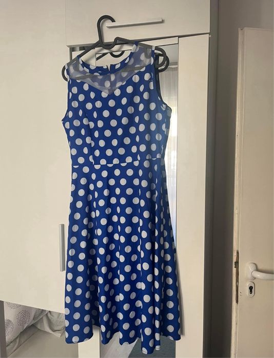 Рокля на точки