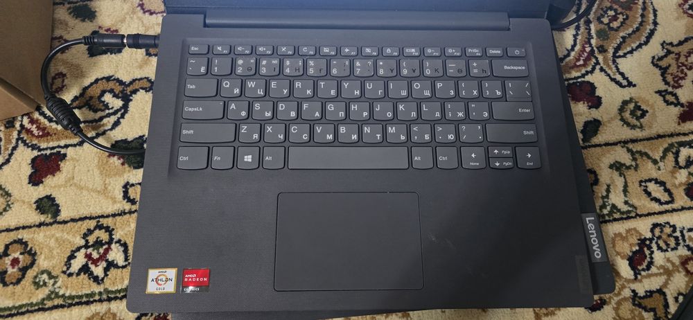 Ноутбук Lenova V14- ADA