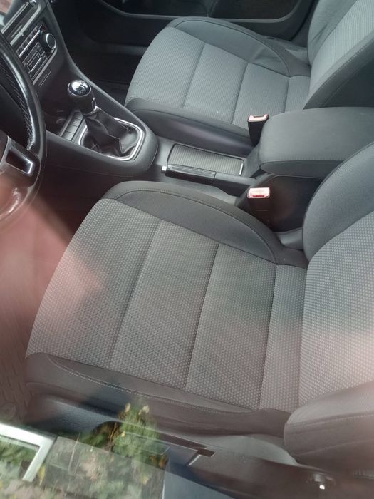 Volkswagen Golf  6 de vãnzare an 2013 motor 1,6 TDI