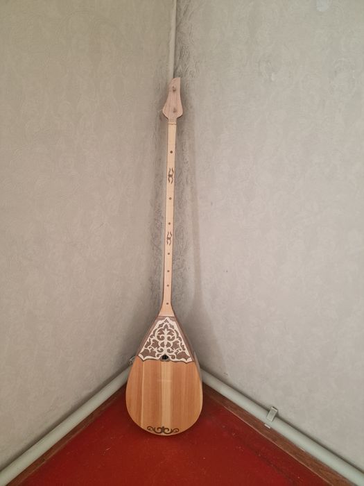 Продаю домбыру в хорошем состоянии