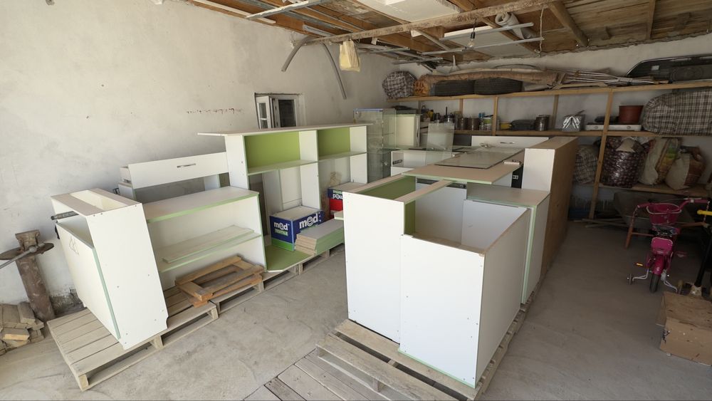 Мебель для аптек и процедурных.