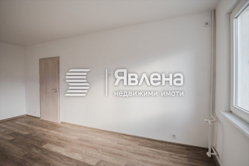 Продава 3-стаен апартамент