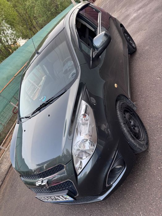 Продаю машину spark 2020 года