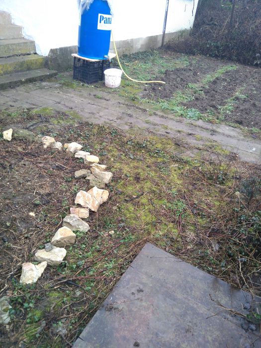 На около 2ч.от София на близо ЖП гарата в Телиш.