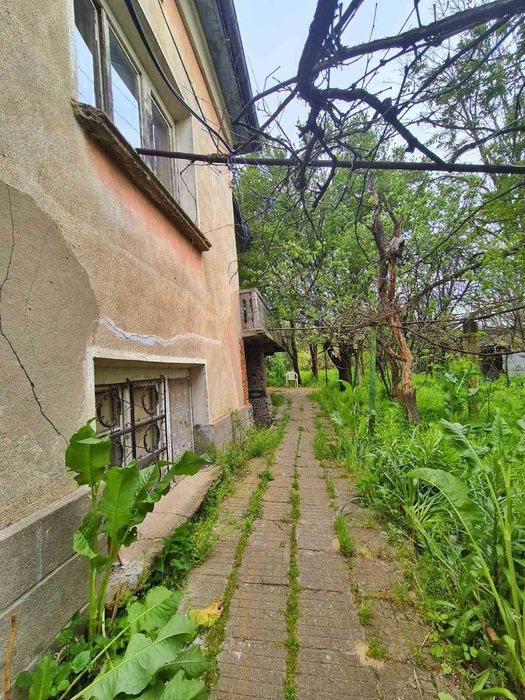 Продаваме къща гр. Искър в близост до Плевен !