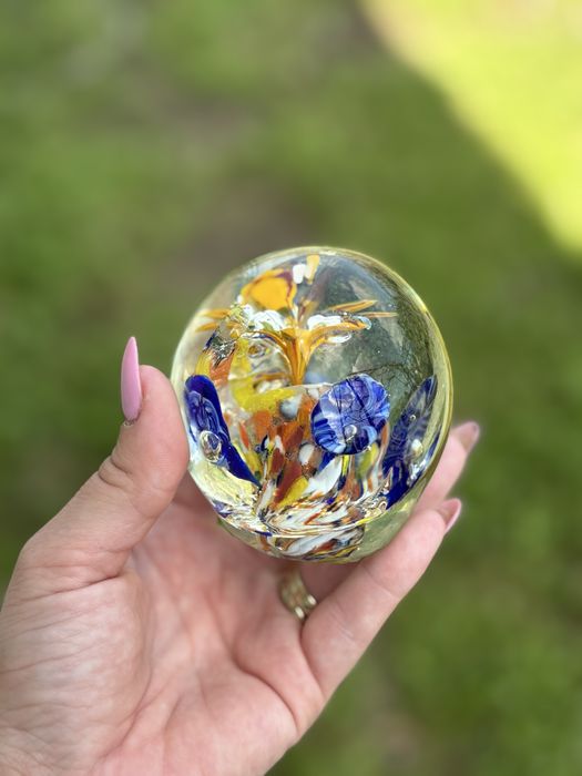 Prespapier din sticla suflata manual