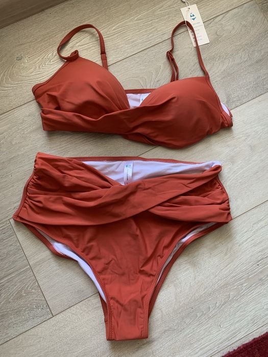 Costum de baie L nou