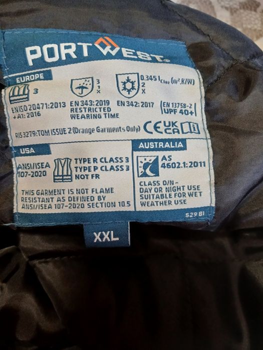 Продам зимние спец куртку