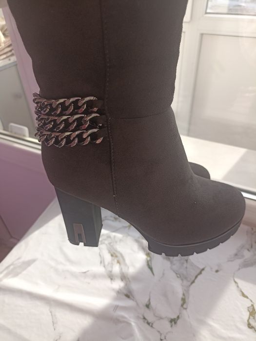 Новые 37 размер.