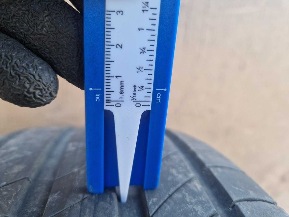 2 Michelin R17 215/55 Летни гуми  DOT4222