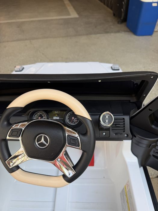 Masina electrica mercedes maybach G 650