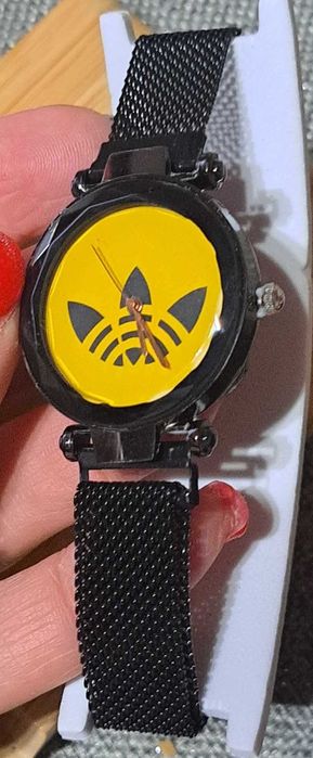 Нов дамски марков часовник