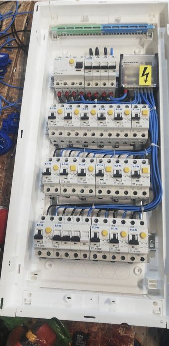 Electrician Iasi – Prize, intrerupatoare, lustre | Preturi clare