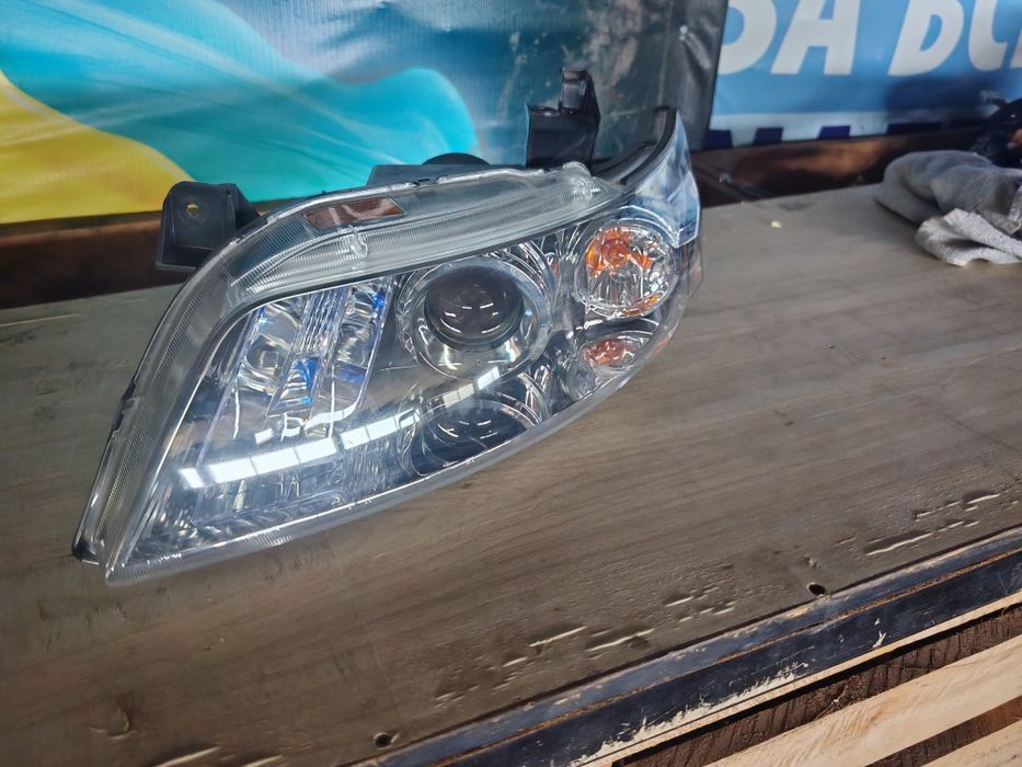 Ляв фар за infinity fx 35 xenon