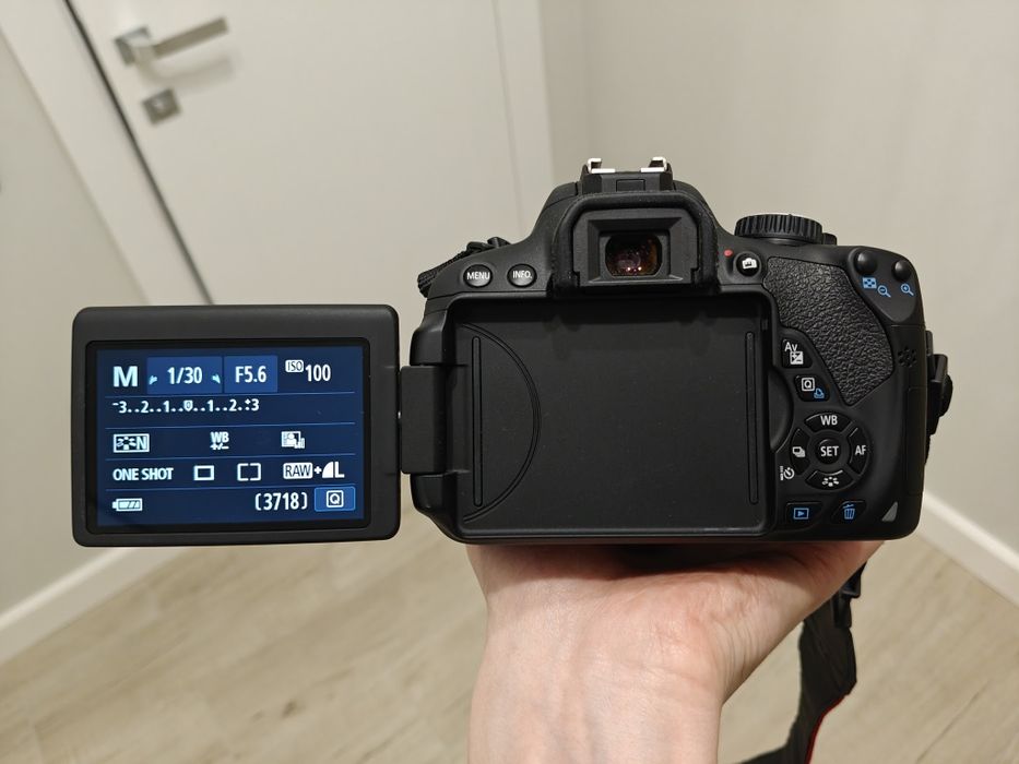 Фотоаппарат Canon EOS 650D