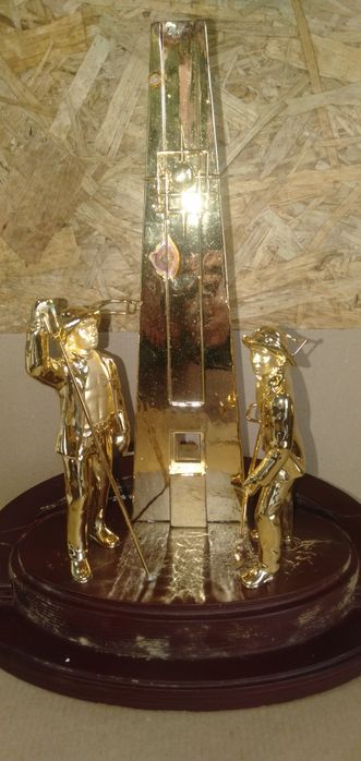 Продам статуэтку металлургам