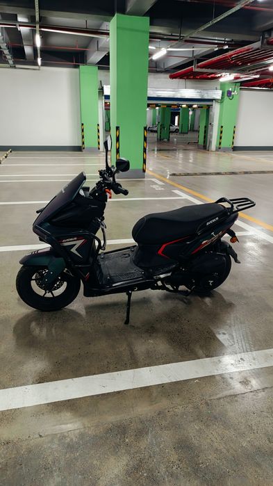 Benzinli skuter Avenus