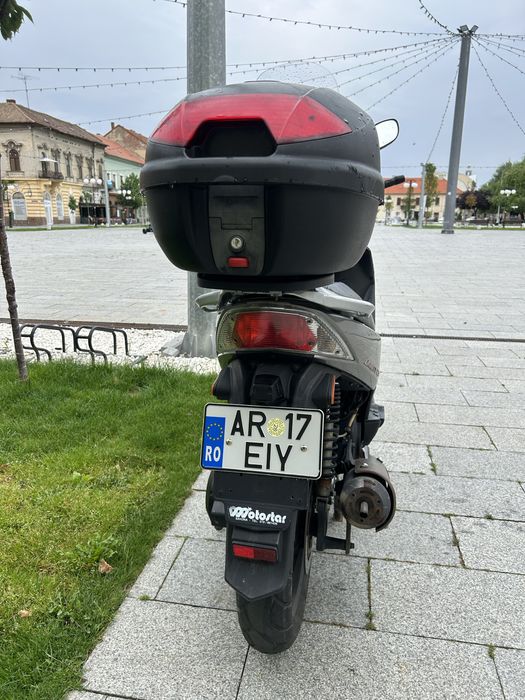 Vând scuter Kymco Agllity de 125cc
