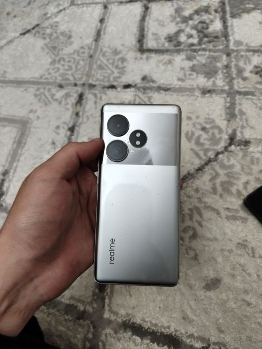 Realme GT6T продаётся