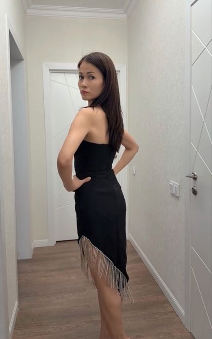 Черное веченее платье