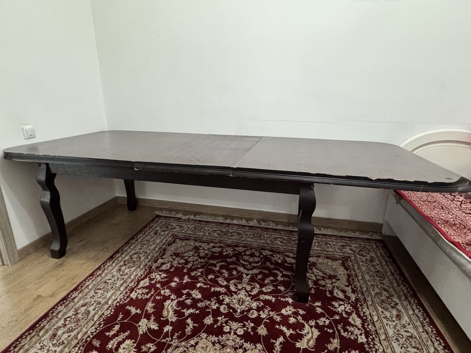 Продам деревянный стол